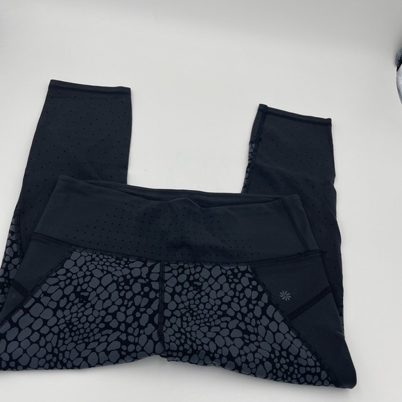 Athleta-Size Medium Black Capri Leggings - Picture 4 of 4